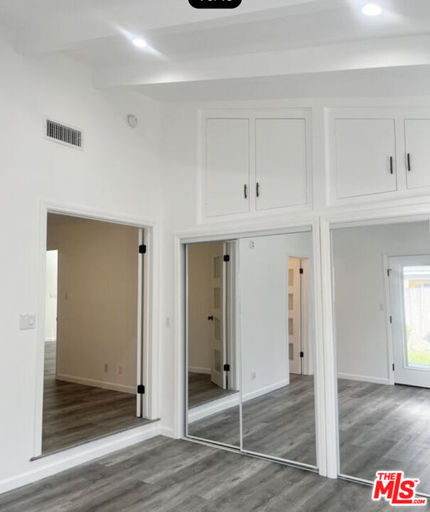 Building Photo - 4545 Matilija Ave