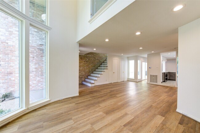 Building Photo - 7612 Olympia Dr