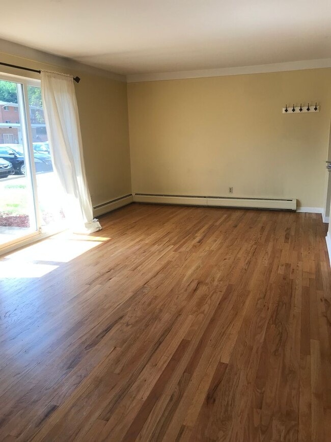 Building Photo - 1221 Island Dr