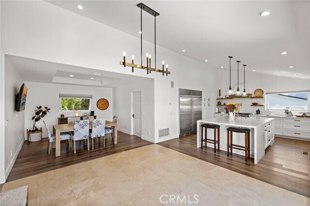 Building Photo - 449 Avenida Crespi