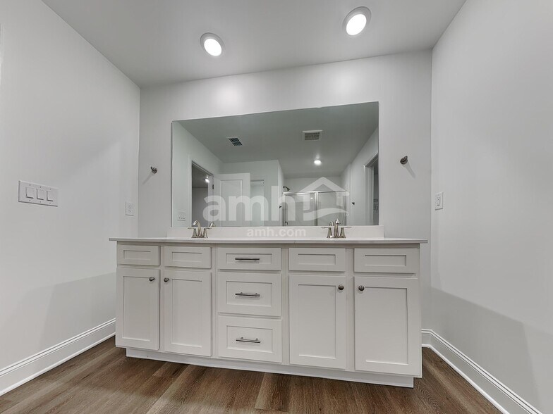 Building Photo - 1568 Aquamarine Dr