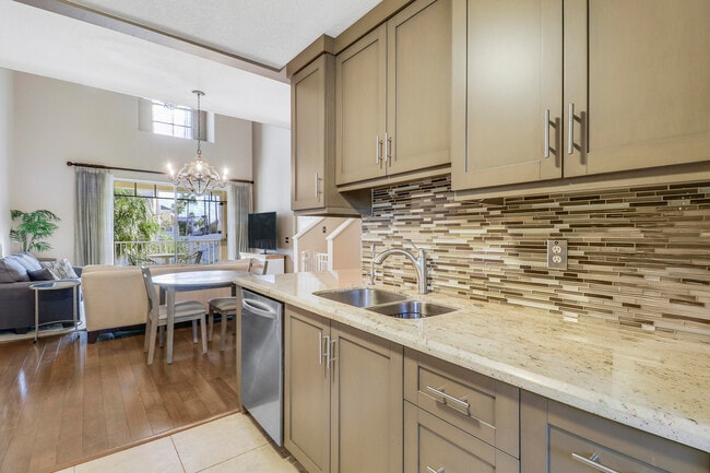 Building Photo - 1152 University Blvd