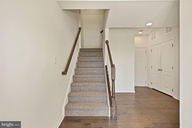 Building Photo - 43176 Witham Square