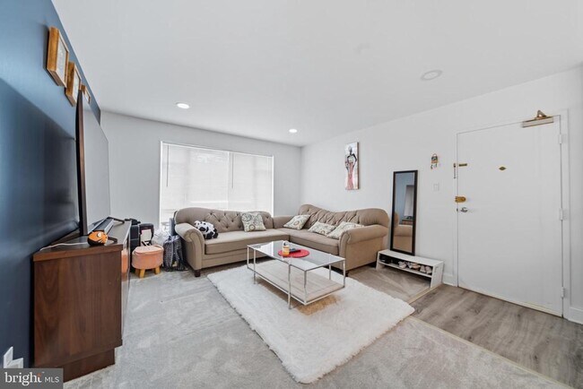 Building Photo - 10305 Montrose Ave