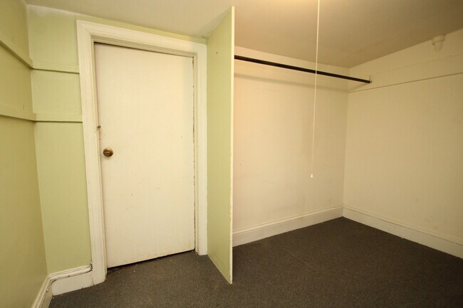 Building Photo - 1621 Park Ave