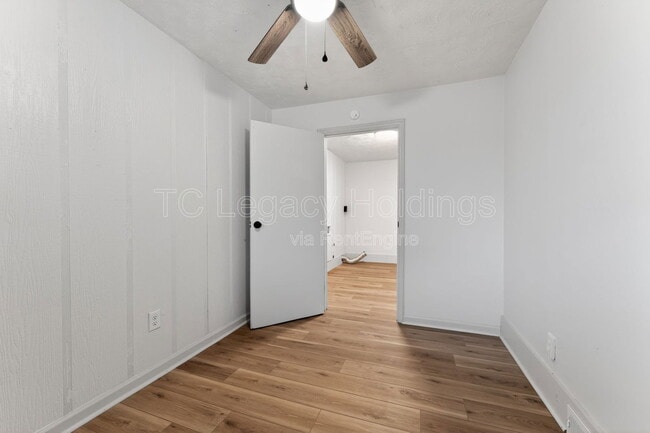 Building Photo - 301 Chew St