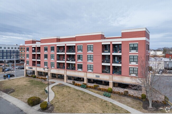 Building Photo - 40 Peconic Ave