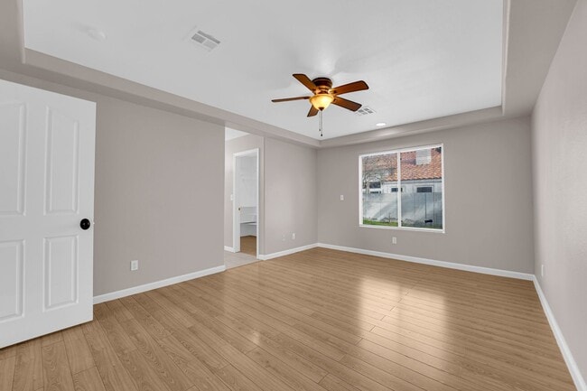 Building Photo - Single Story Guard-Gated Living with Golf Course Access