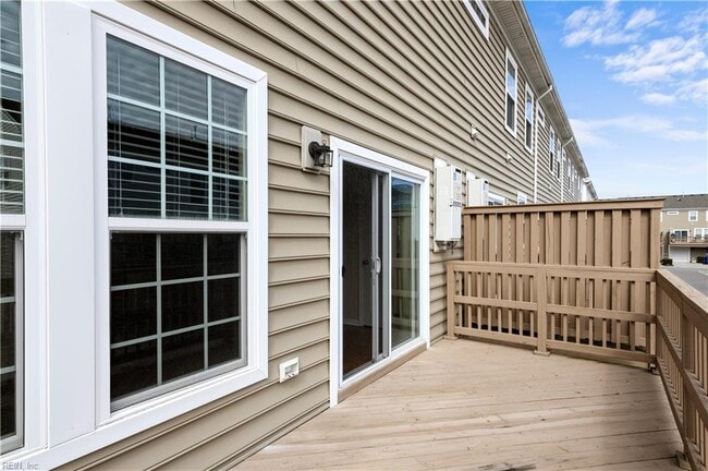 Building Photo - 4956 Almandine Ave