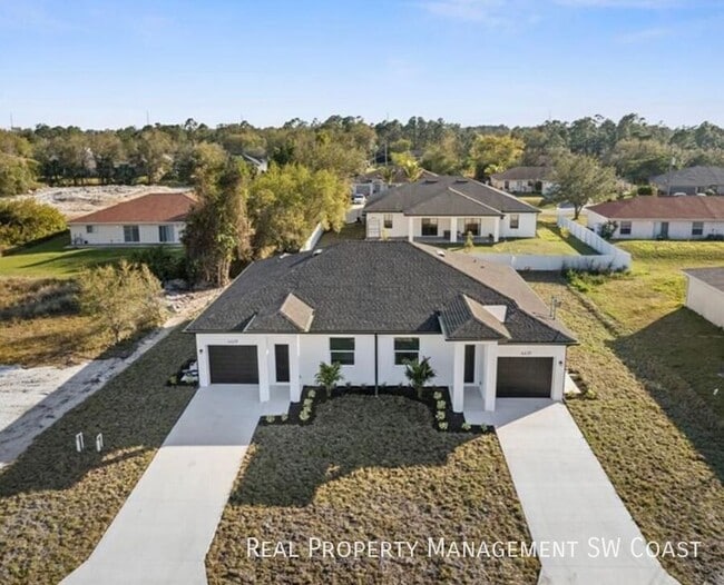 Building Photo - 2224 Kenneth Ave S