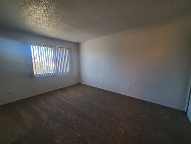 Building Photo - Cotton Center 136