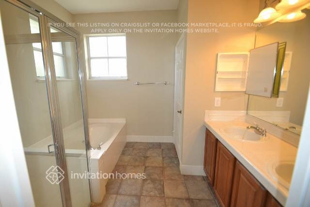 Building Photo - 1504 Siena Ln