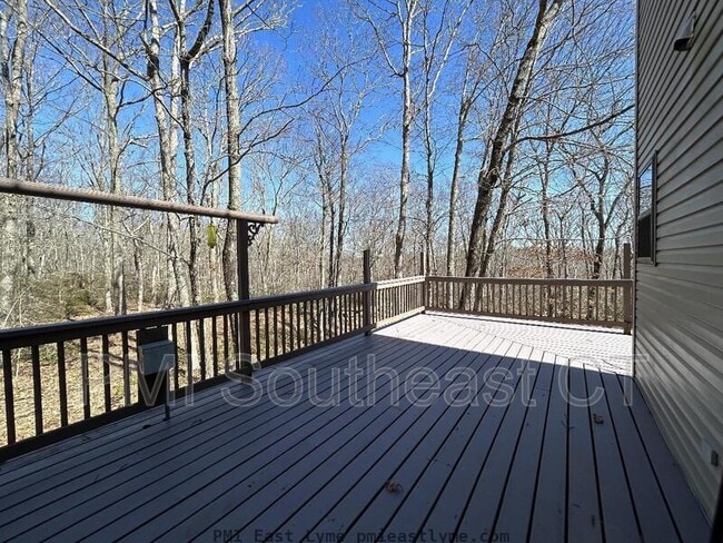 Building Photo - 349 West Rd