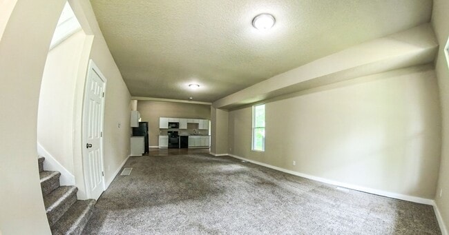 Building Photo - Fully Remodeled 4 Bedroom 2.5 Bathroom