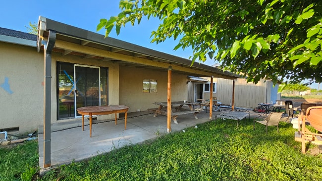 Building Photo - 5955 Nicolaus Rd