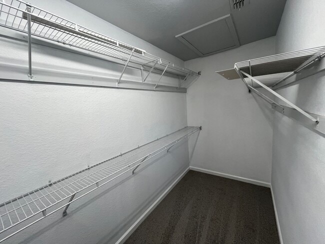 Building Photo - 654 Shropshire Loop