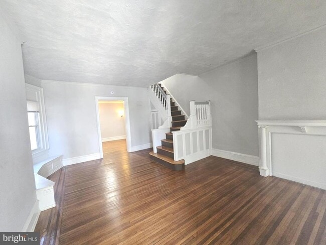 Building Photo - 5222 Webster St