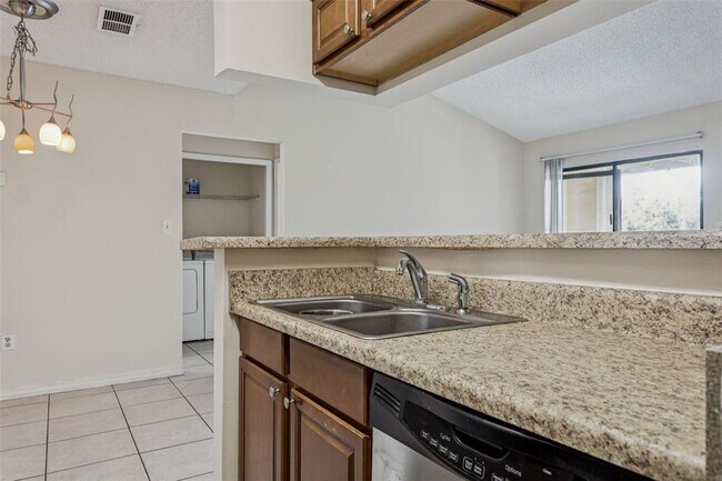 Building Photo - 8645 Fancy Finch Dr