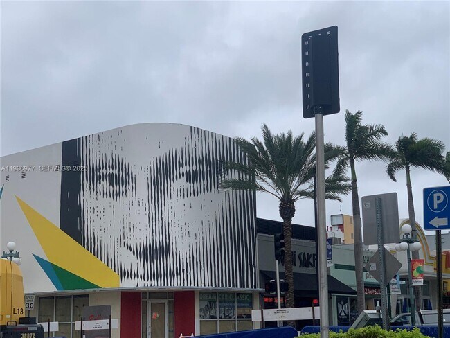 Building Photo - 1625 Dewey St