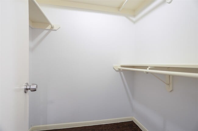 Building Photo - 1811 Cotton Mill Ct