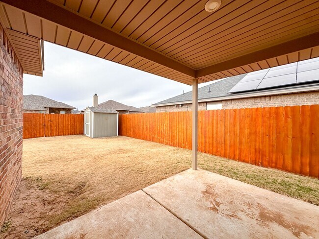 Building Photo - 3/2/2 Home in Windstone!