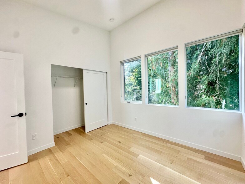 Building Photo - 12013 36th Ave NE