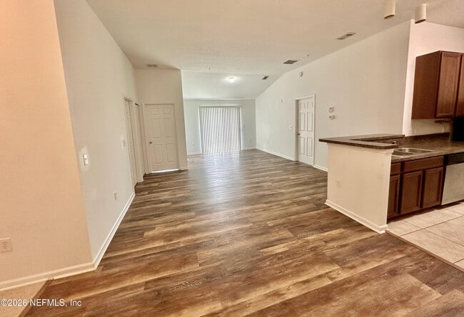 Building Photo - 209 Larkin Pl