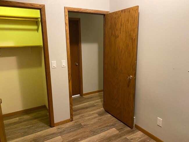 Building Photo - 4407-4409 Forest Valley Rd