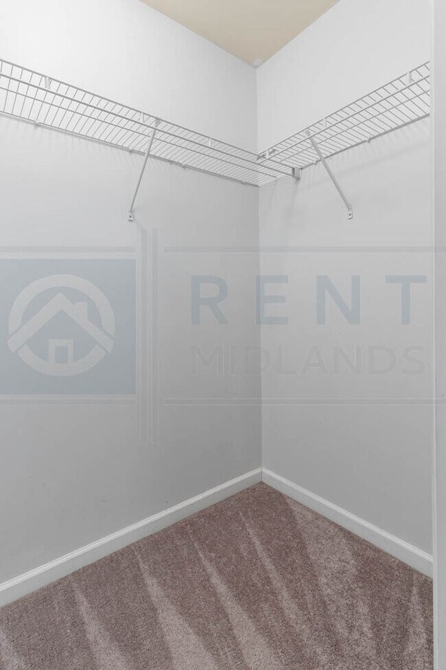 Building Photo - Available Now: Updated 3 Bedroom with Garage!