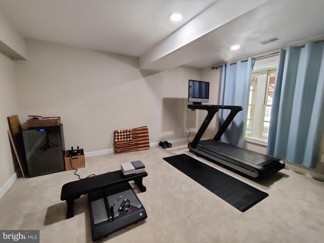 Building Photo - 7500 Tahoe Ct