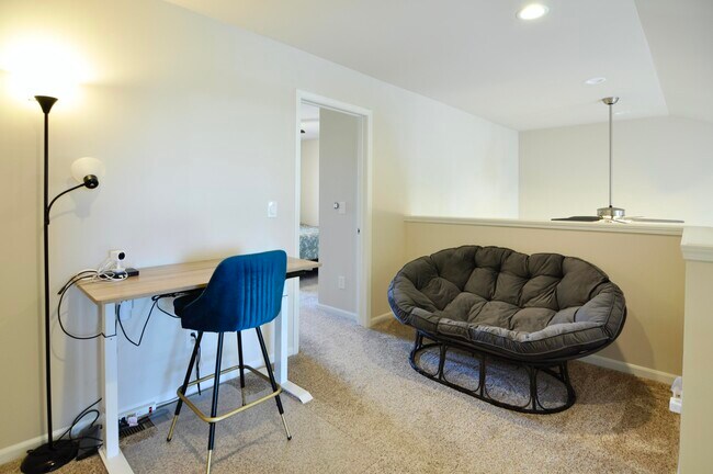 Building Photo - 4481 Bridgeview Ln