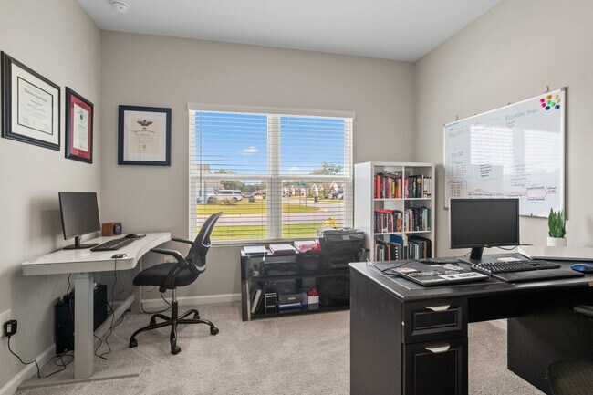 Building Photo - 6686 Sun Tree Cir