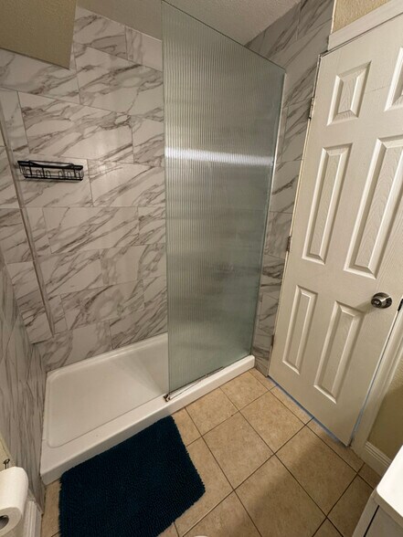 Building Photo - 319 S Olive St