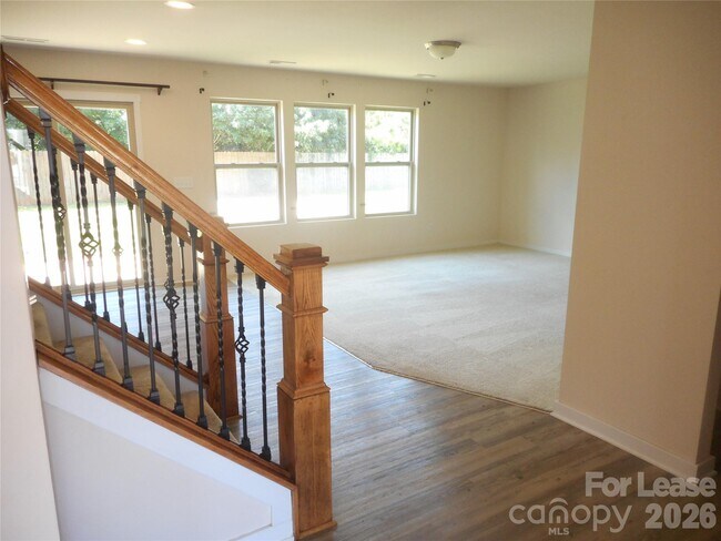 Building Photo - 7156 Pitzer Dr
