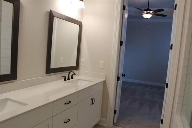 Building Photo - 4647 Molder Dr
