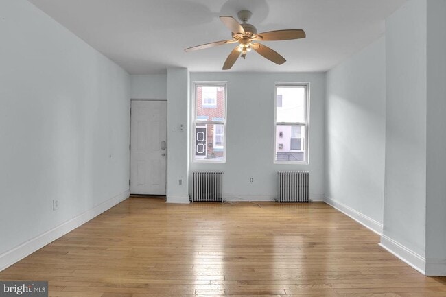 Building Photo - 443 Emily St