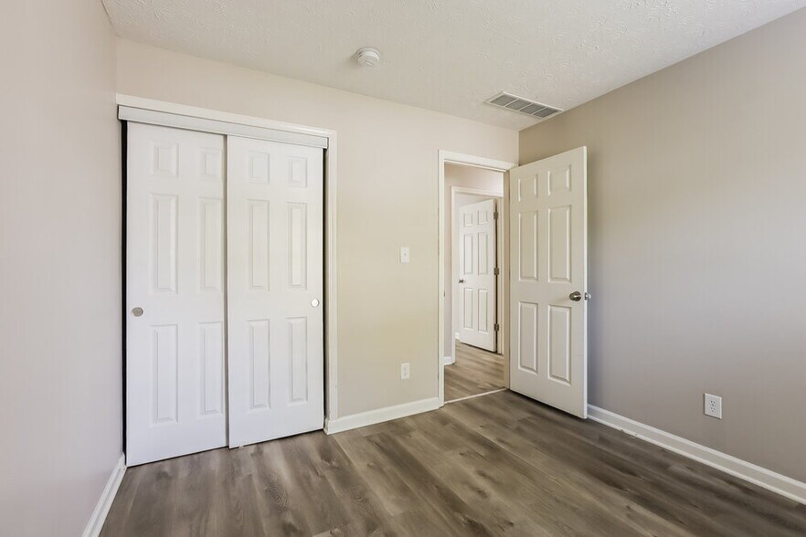 Building Photo - 6114 King Lear Ct