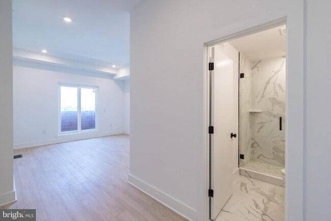 Building Photo - 4408 Lancaster Ave