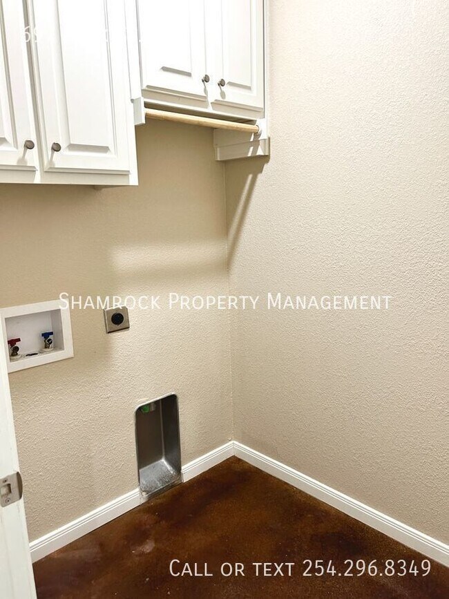 Building Photo - McGregor Springs Square Addition