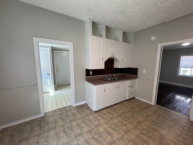 Building Photo - 2 Bedroom House Near Downtown OKC