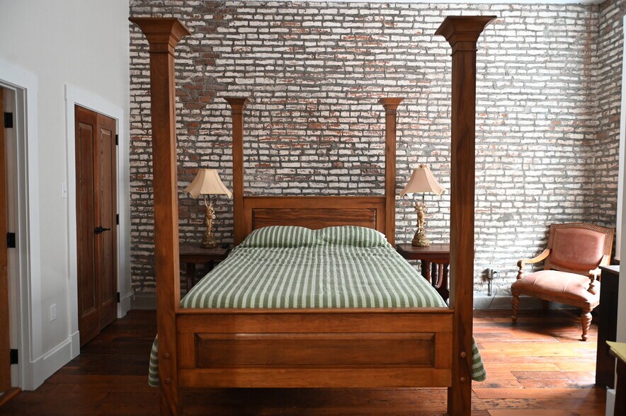 Building Photo - 1207 Washington St