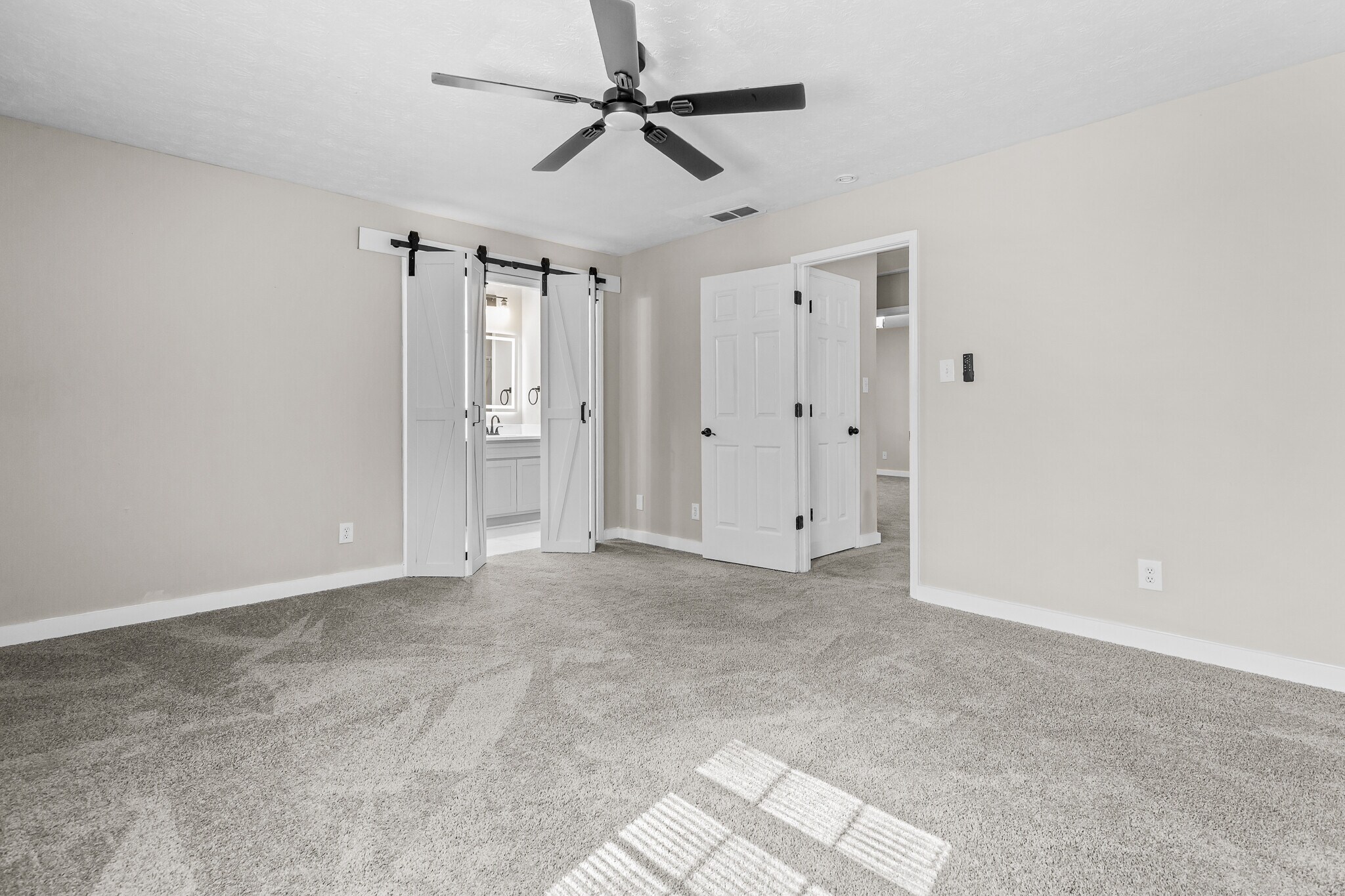 Building Photo - 800 Post Road Cir