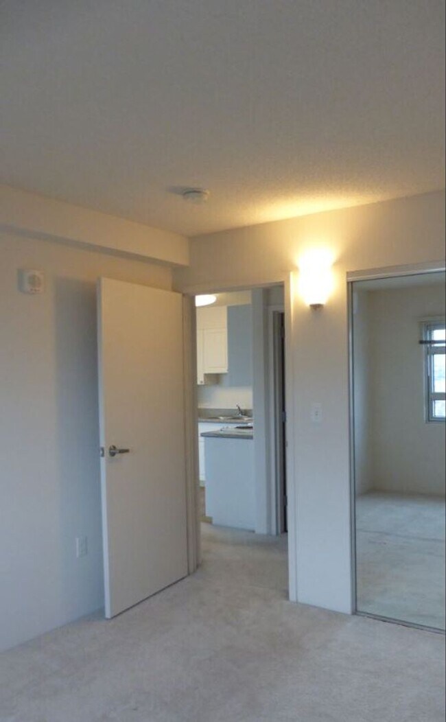 Building Photo - 801 South St