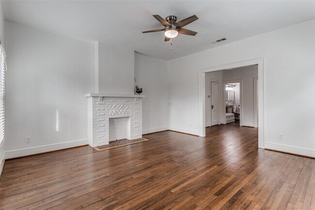 Building Photo - 6349 Belmont Ave
