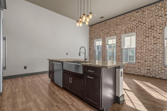 Building Photo - 80 Shady Oak Ln