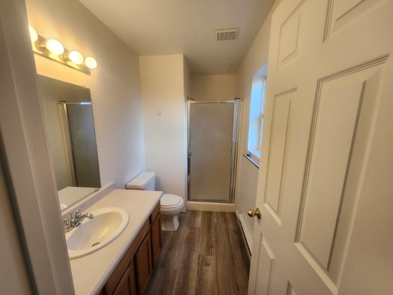 Building Photo - 2140 Elizabeth Blvd