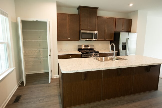 Building Photo - 222 Tern Ct