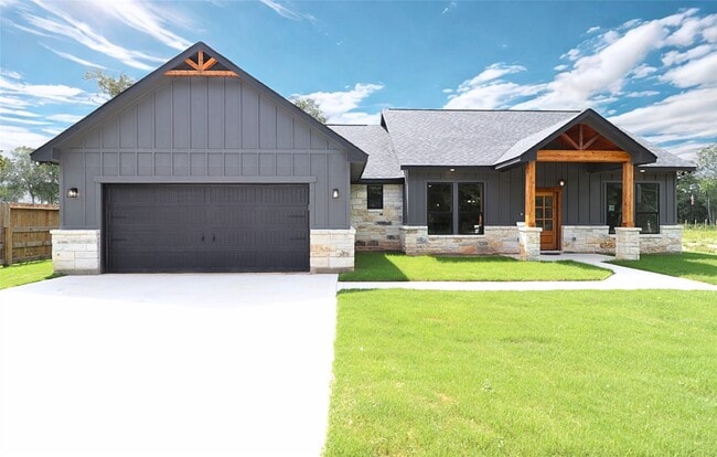 Building Photo - 24994 Armagh Rd