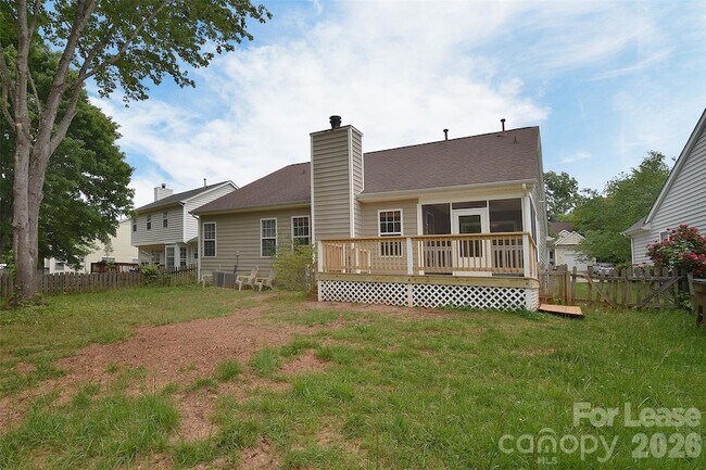 Building Photo - 550 Carlisle Dr