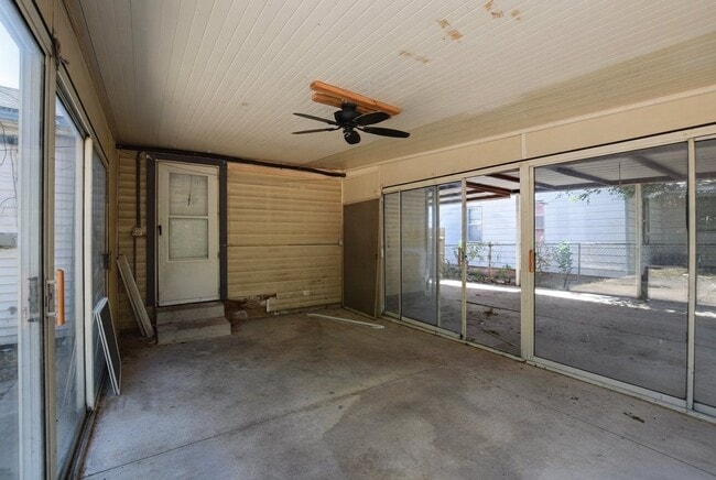 Building Photo - 4405 SE 40th St